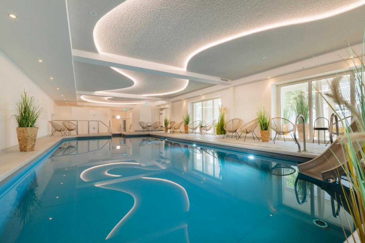 Hofhotel Kraehenberg Grömitz Buitenkant foto