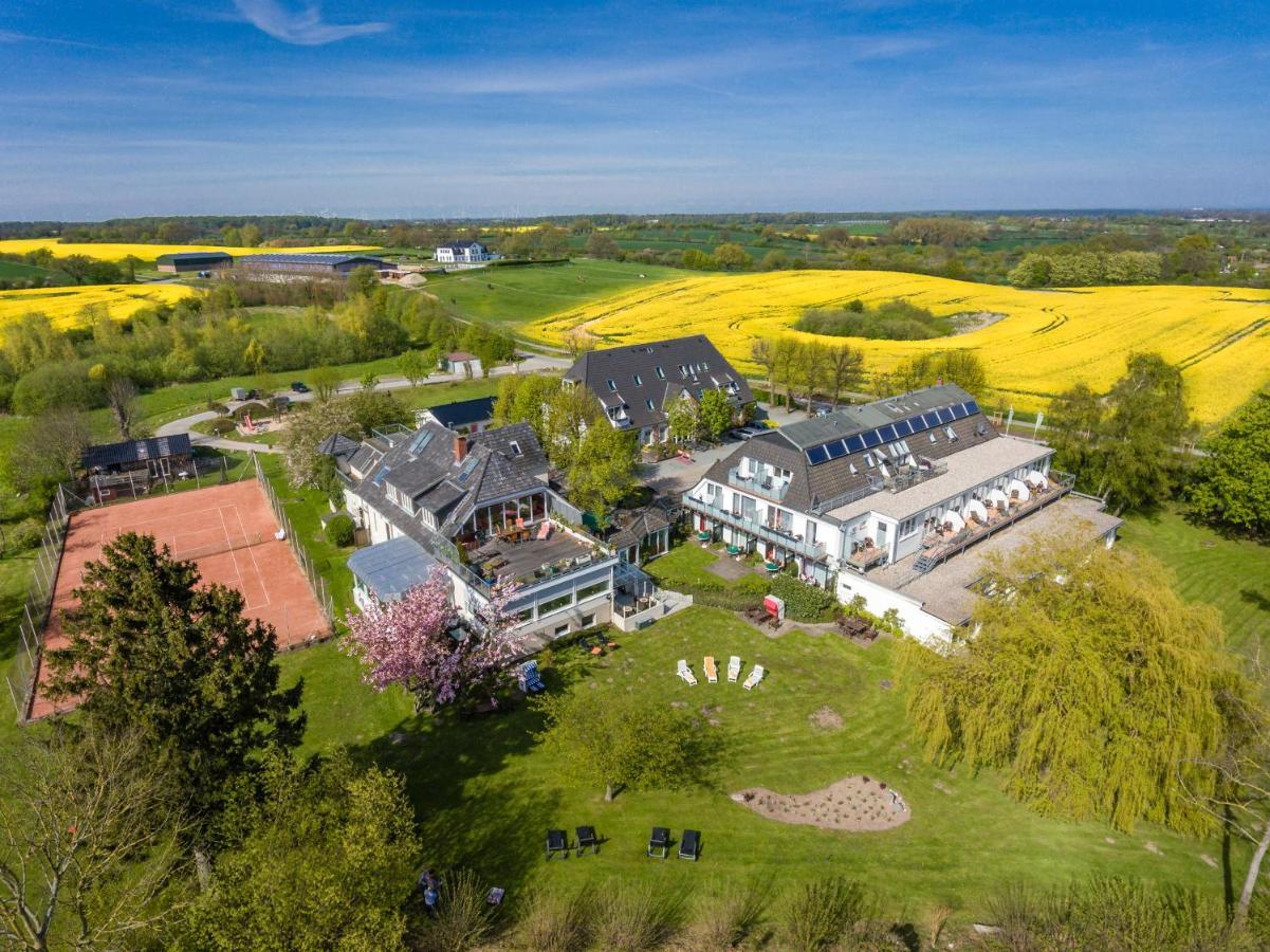 Hofhotel Kraehenberg Grömitz Buitenkant foto