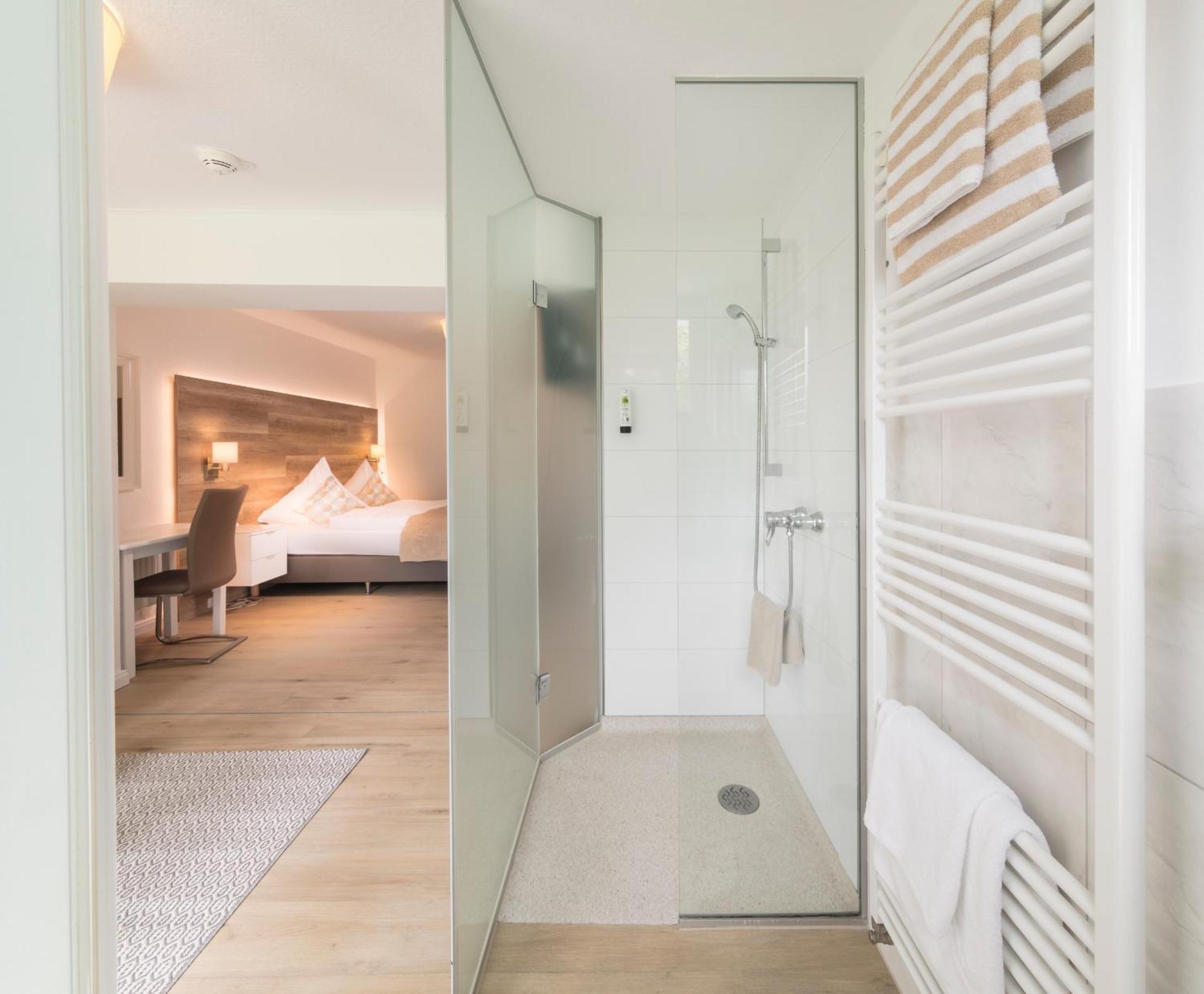 Hofhotel Kraehenberg Grömitz Kamer foto