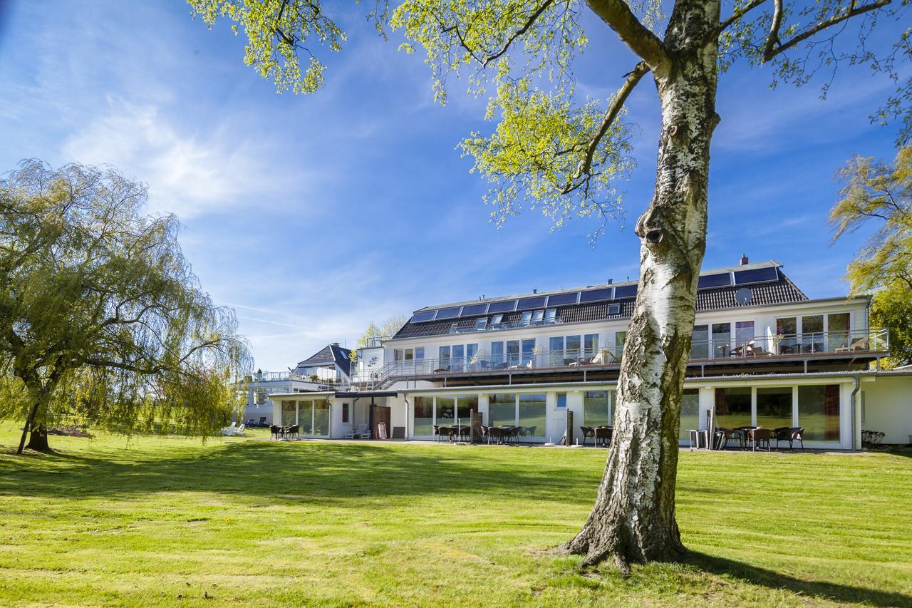 Hofhotel Kraehenberg Grömitz Buitenkant foto